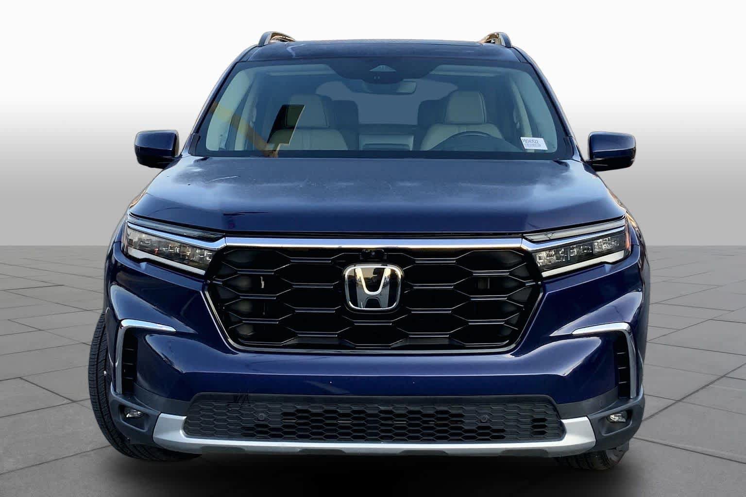 Used 2023 Honda Pilot Elite image 4
