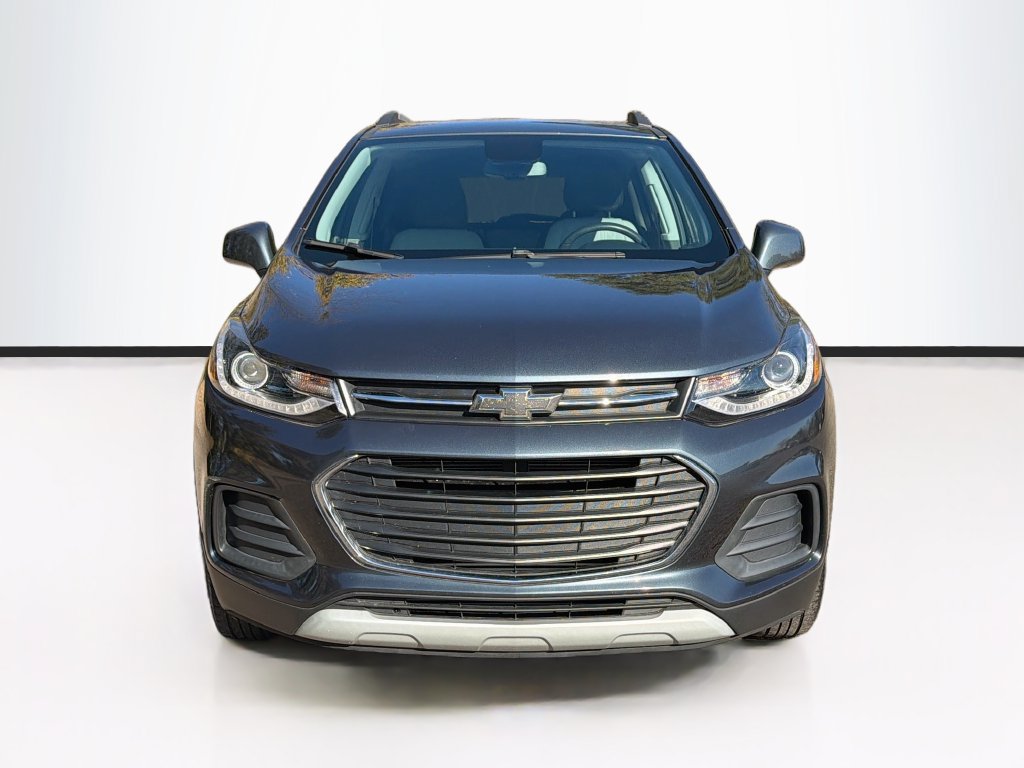 Used 2022 Chevrolet Trax LT w/ LT Convenience Package AWD/4WD image 2