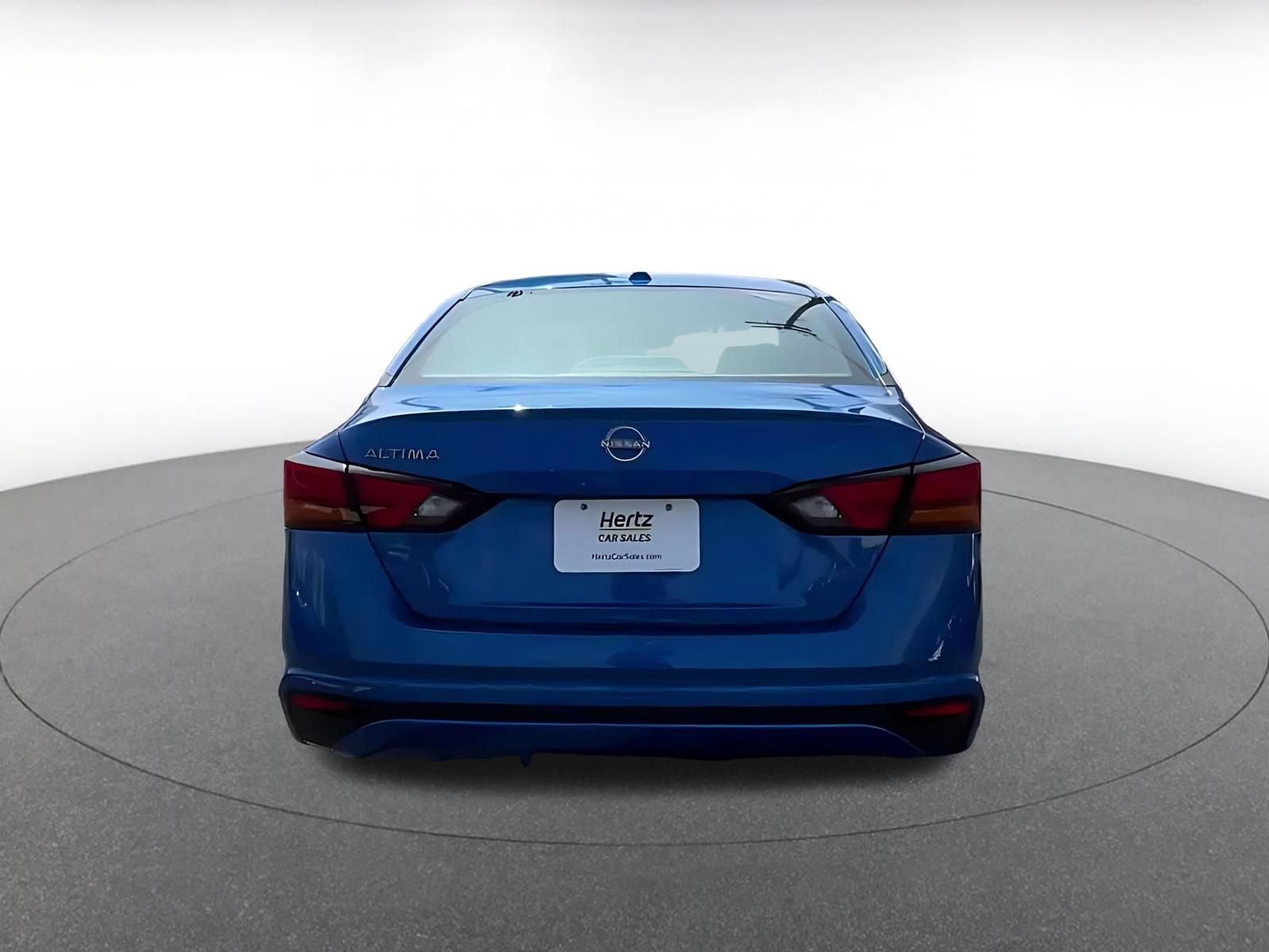 Used 2025 Nissan Altima 2.5 SV FWD image 12