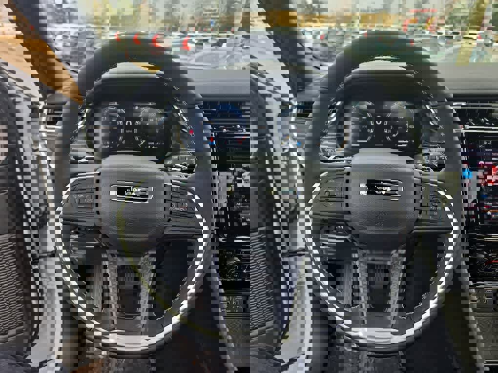 Used 2025 Jeep Grand Cherokee L Altitude AWD/4WD image 12