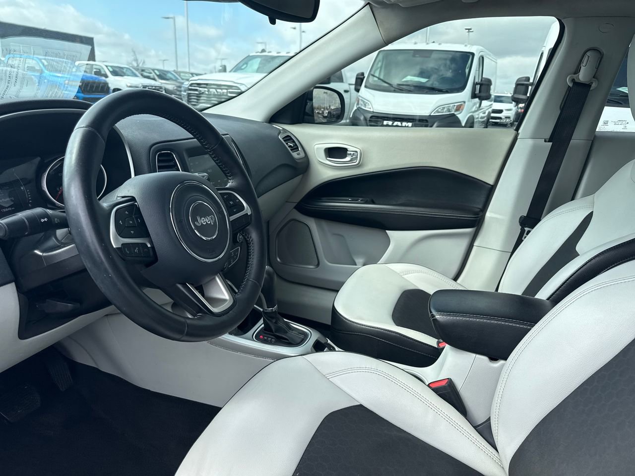 Used 2019 Jeep Compass Latitude AWD/4WD image 10