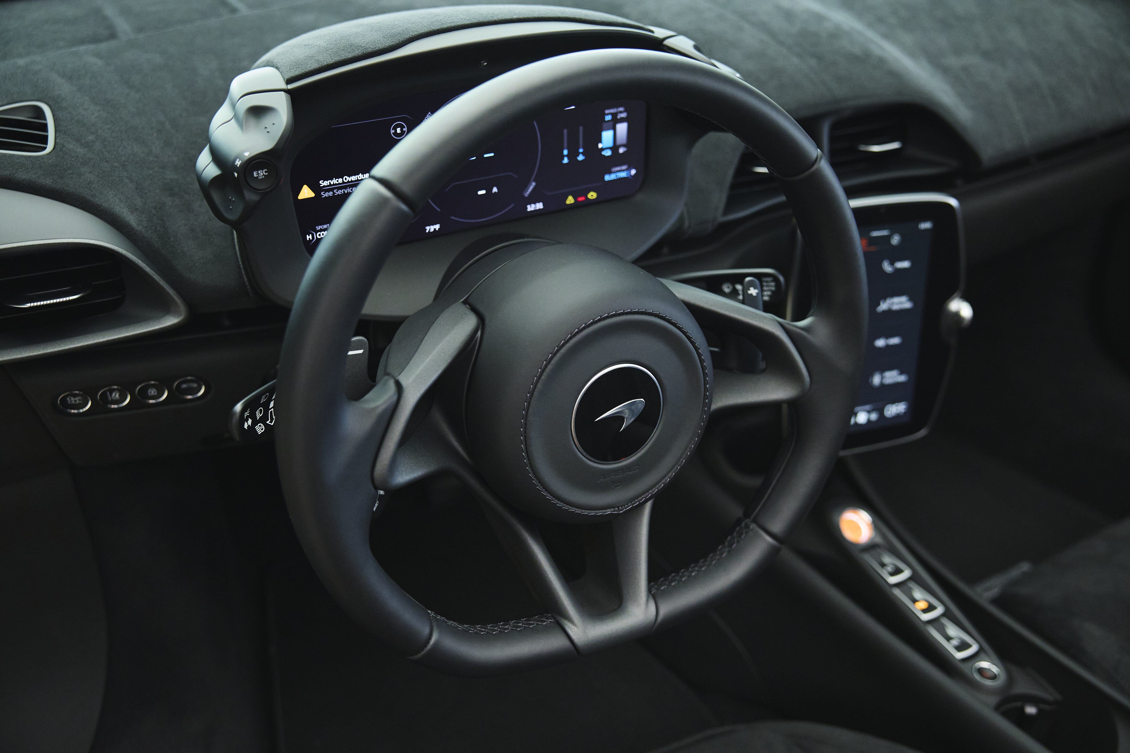 Used 2025 McLaren Artura Spider RWD image 15