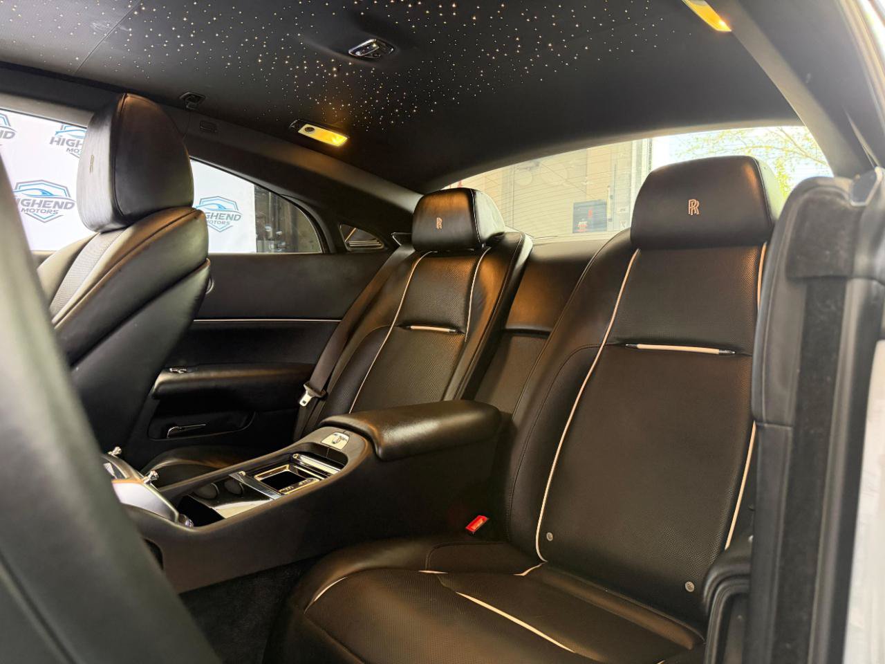 Used 2016 Rolls-Royce Wraith RWD image 18