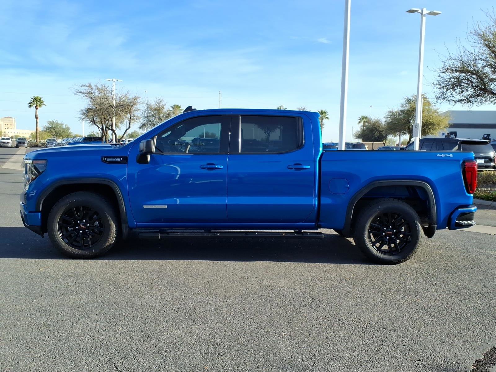 Used 2022 GMC Sierra 1500 Elevation image 2