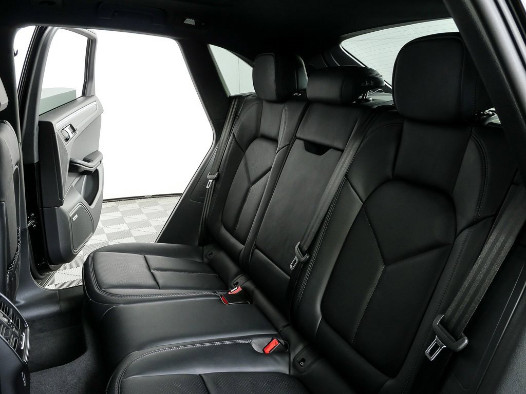 New 2026 Porsche Macan image 22