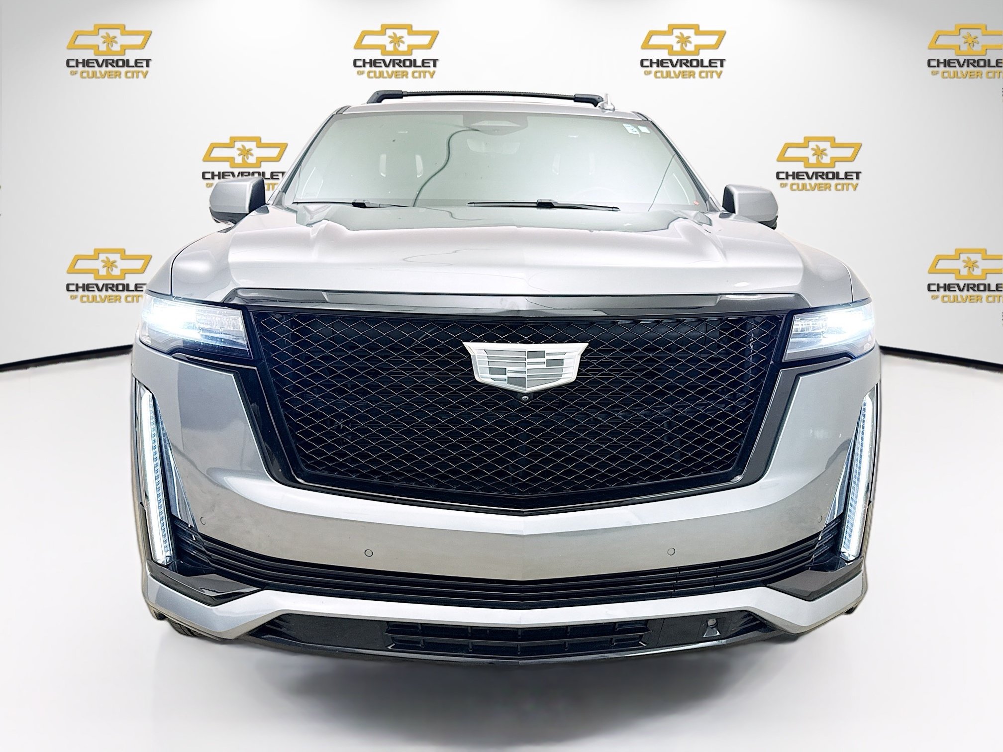 Used 2022 Cadillac Escalade ESV Sport Platinum w/ LPO, ONYX Package AWD/4WD image 2