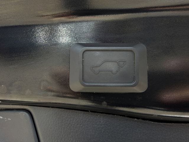 Certified 2022 Toyota RAV4 XLE w/ Convenience Package FWD image 31