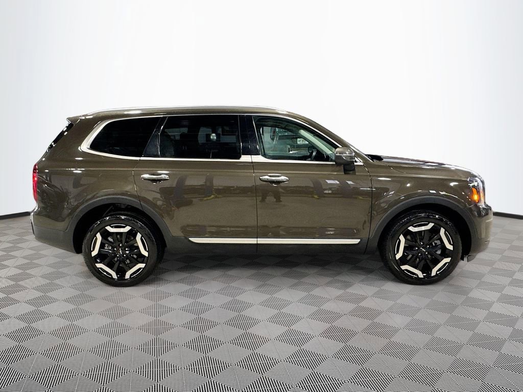 Used 2025 Kia Telluride S AWD/4WD image 5