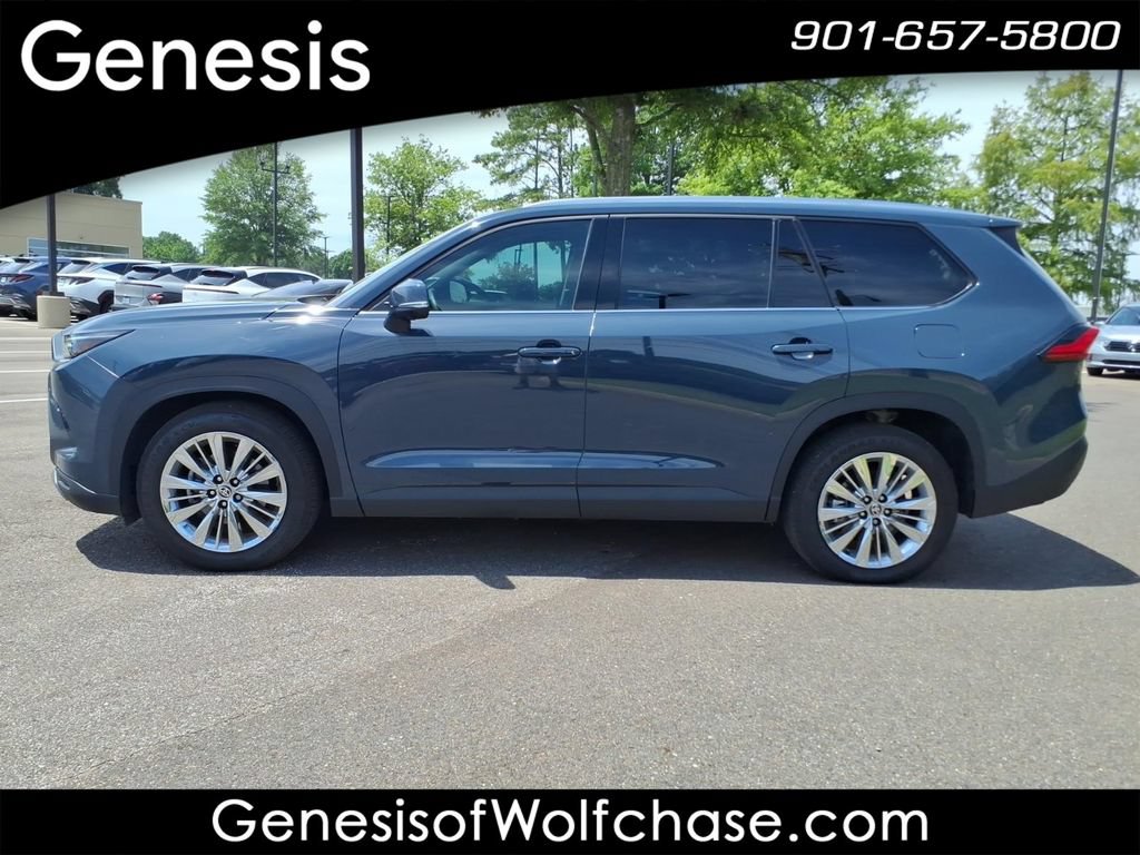Used 2024 Toyota Grand Highlander AWD image 2