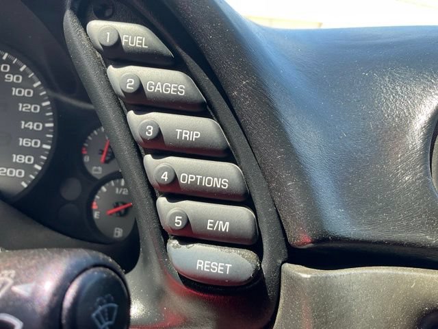 Used 2000 Chevrolet Corvette Coupe w/ Roof Pkg RWD image 11