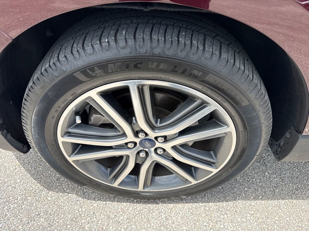 Used 2021 Ford Edge Titanium FWD image 12