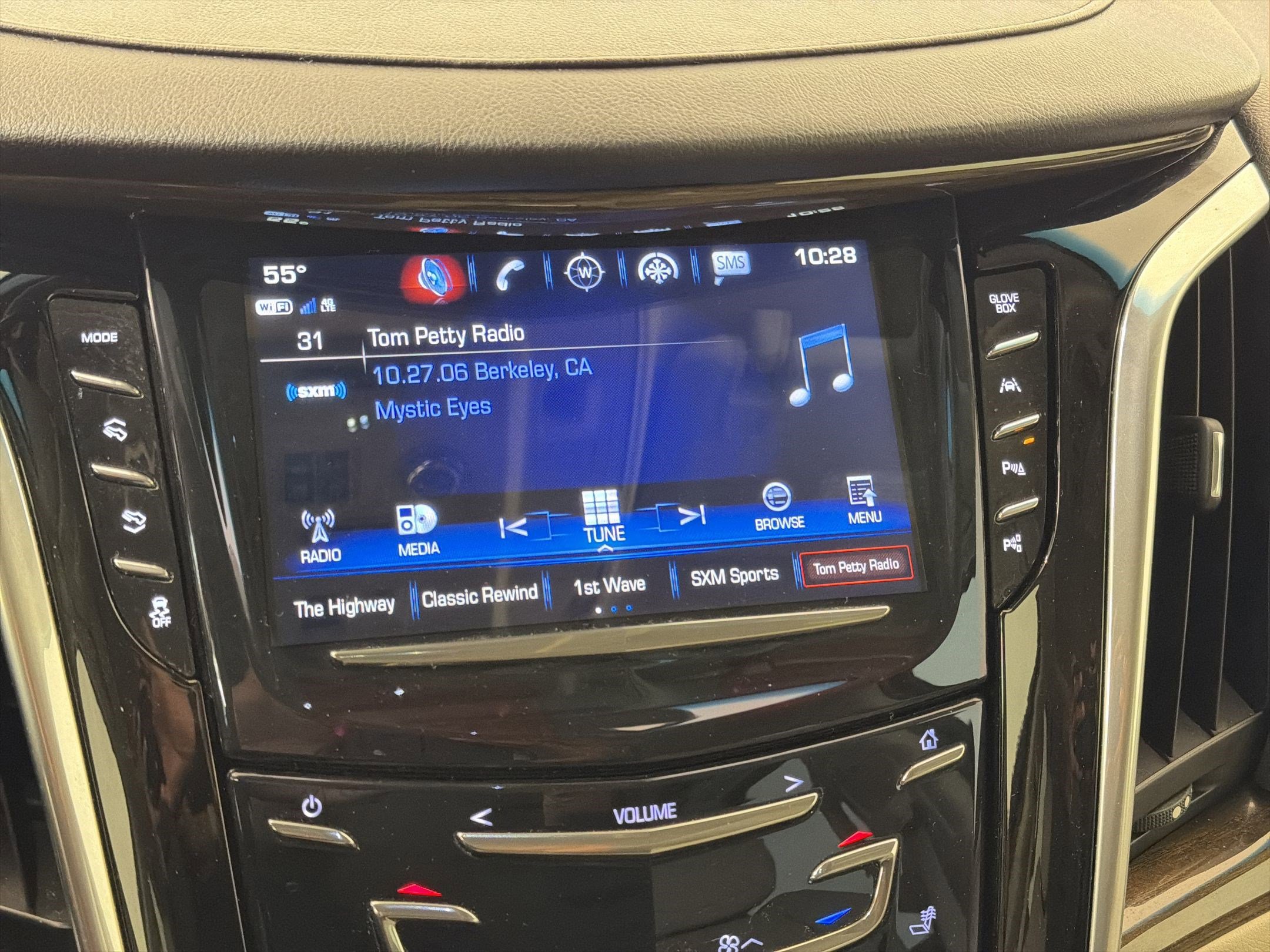 Used 2020 Cadillac Escalade Luxury image 24