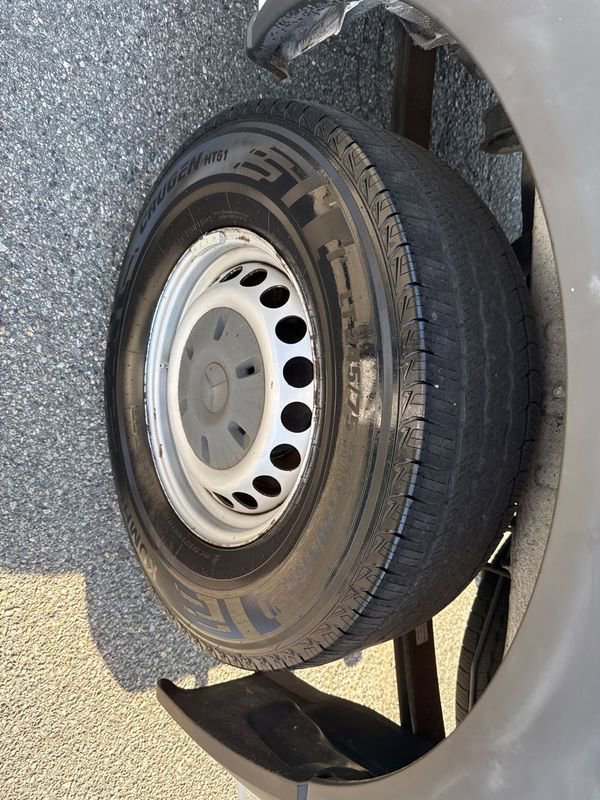 Used 2017 Mercedes-Benz Sprinter 2500 image 27