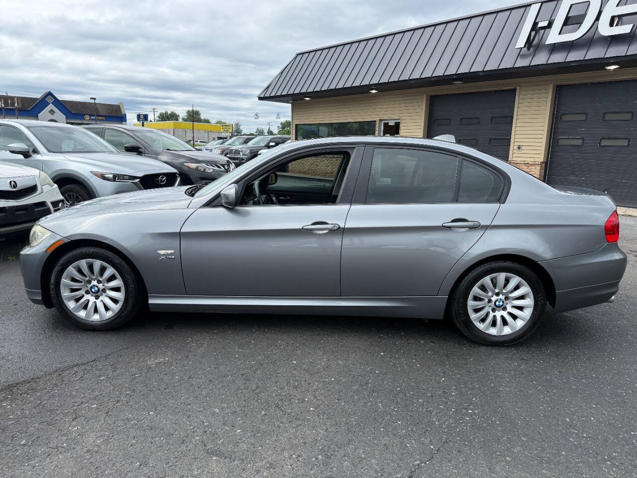 Used 2009 BMW 328i xDrive Sedan AWD/4WD image 8