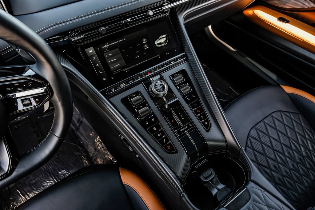 Used 2024 Aston Martin DB12 Coupe RWD image 23