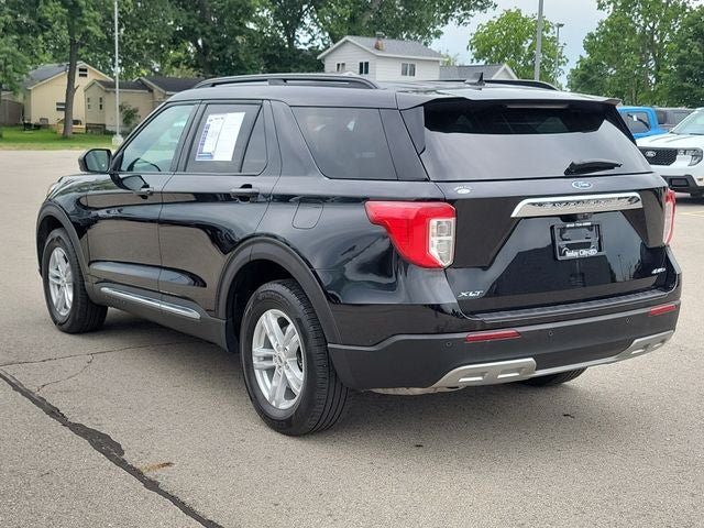 Used 2024 Ford Explorer XLT w/ Equipment Group 202A AWD/4WD image 3