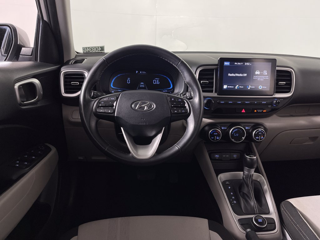 Certified 2025 Hyundai Venue SEL FWD image 16