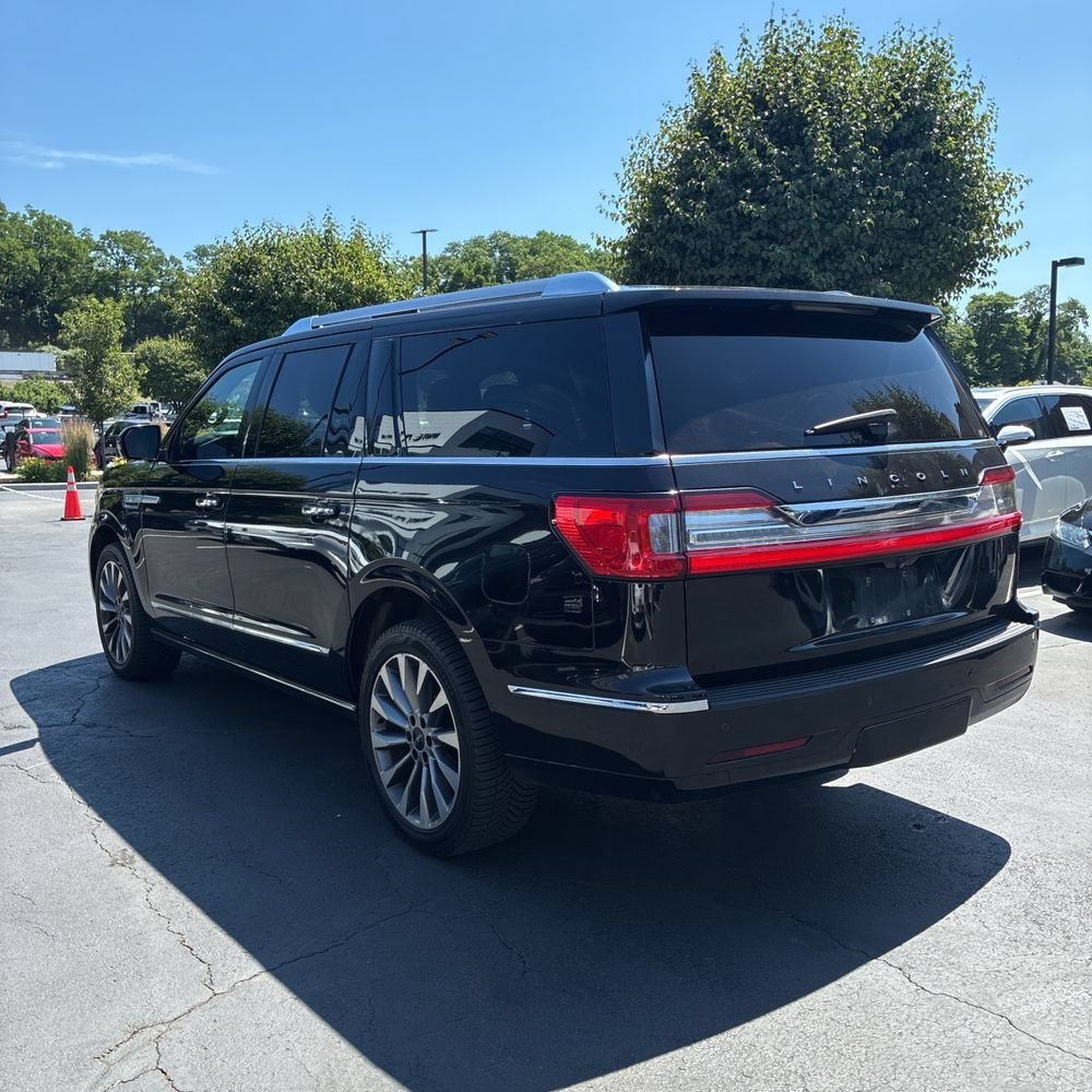 Used 2018 Lincoln Navigator L Select AWD/4WD image 4