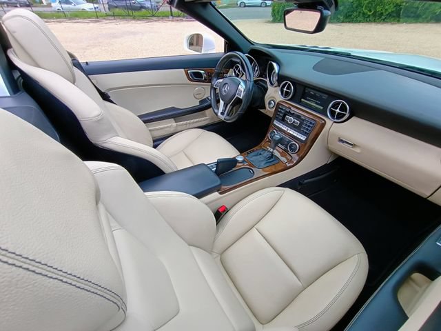 Used 2015 Mercedes-Benz SLK 250 image 20