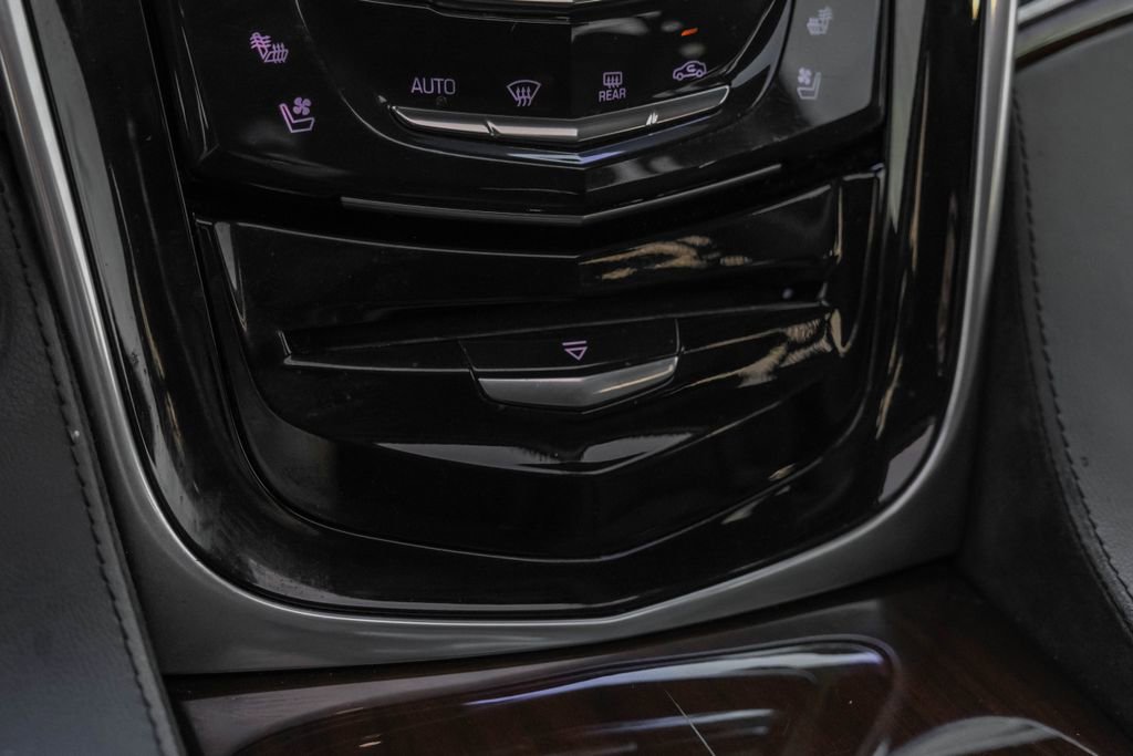Used 2020 Cadillac Escalade ESV Luxury w/ Escalade Sport Edition image 23