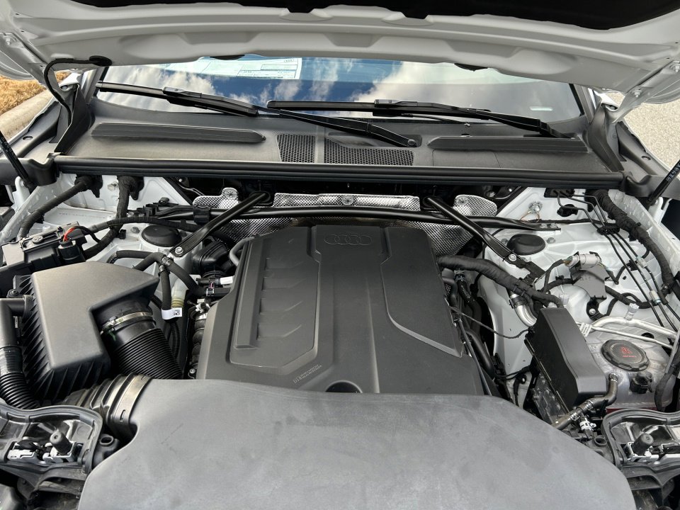 New 2025 Audi Q5 Premium Plus image 16