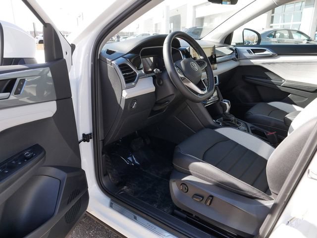 New 2026 Volkswagen Taos SEL AWD/4WD image 7