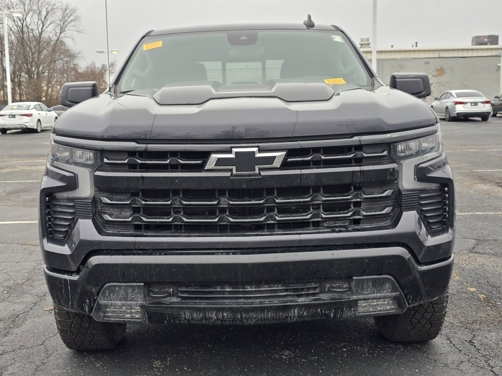 Used 2024 Chevrolet Silverado 1500 LT Trail Boss w/ Convenience Package II image 2