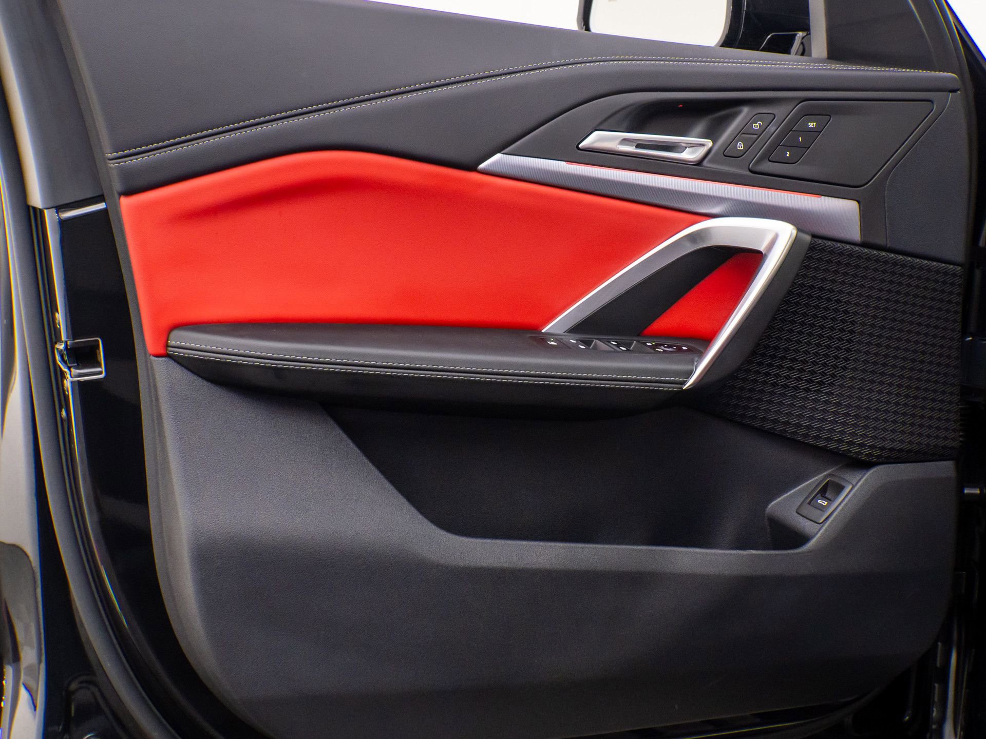 Used 2025 BMW X1 xDrive28i w/ M Sport Package image 13