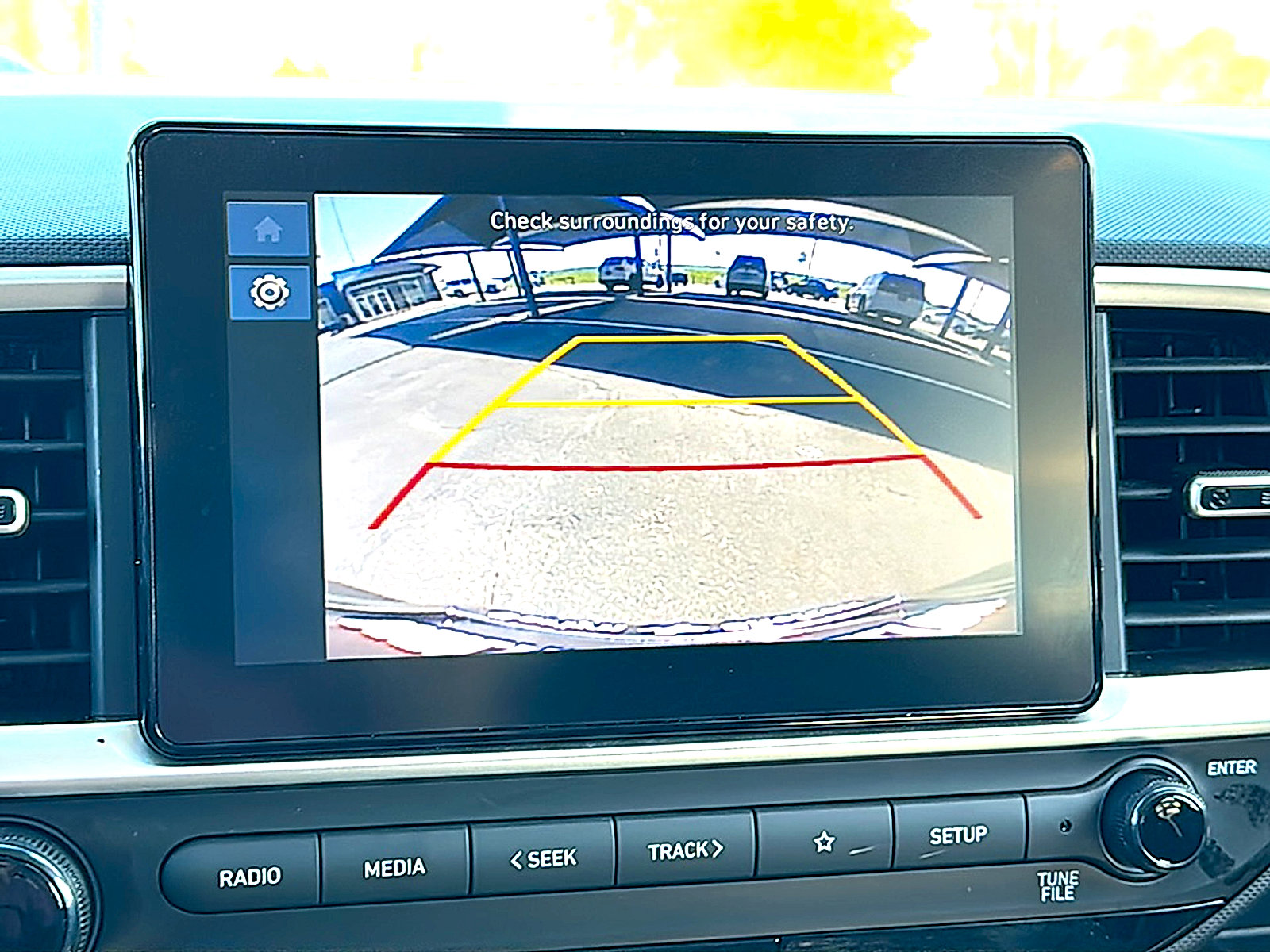 Used 2025 Hyundai Venue SEL image 33