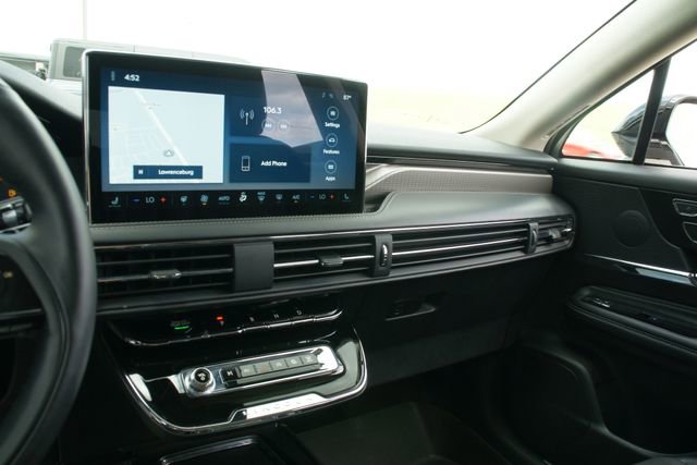 Used 2024 Lincoln Corsair Reserve w/ Equipment Group 201A FWD image 21