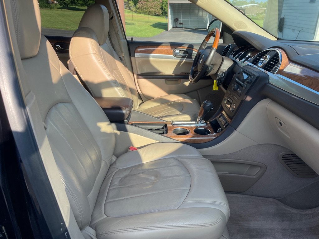 Used 2009 Buick Enclave CXL w/ Entertainment Package #2 FWD image 23