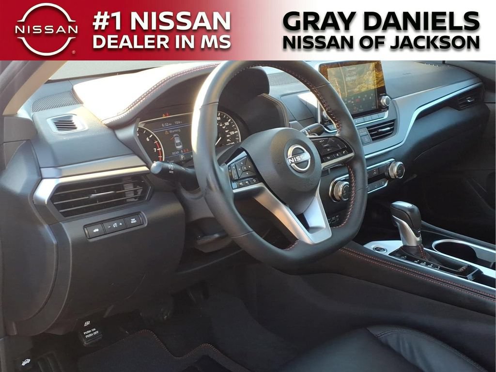 Certified 2025 Nissan Altima 2.5 SR FWD image 10