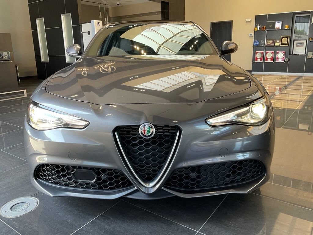 Used 2022 Alfa Romeo Giulia Ti w/ Active Assist Plus Package AWD/4WD image 2