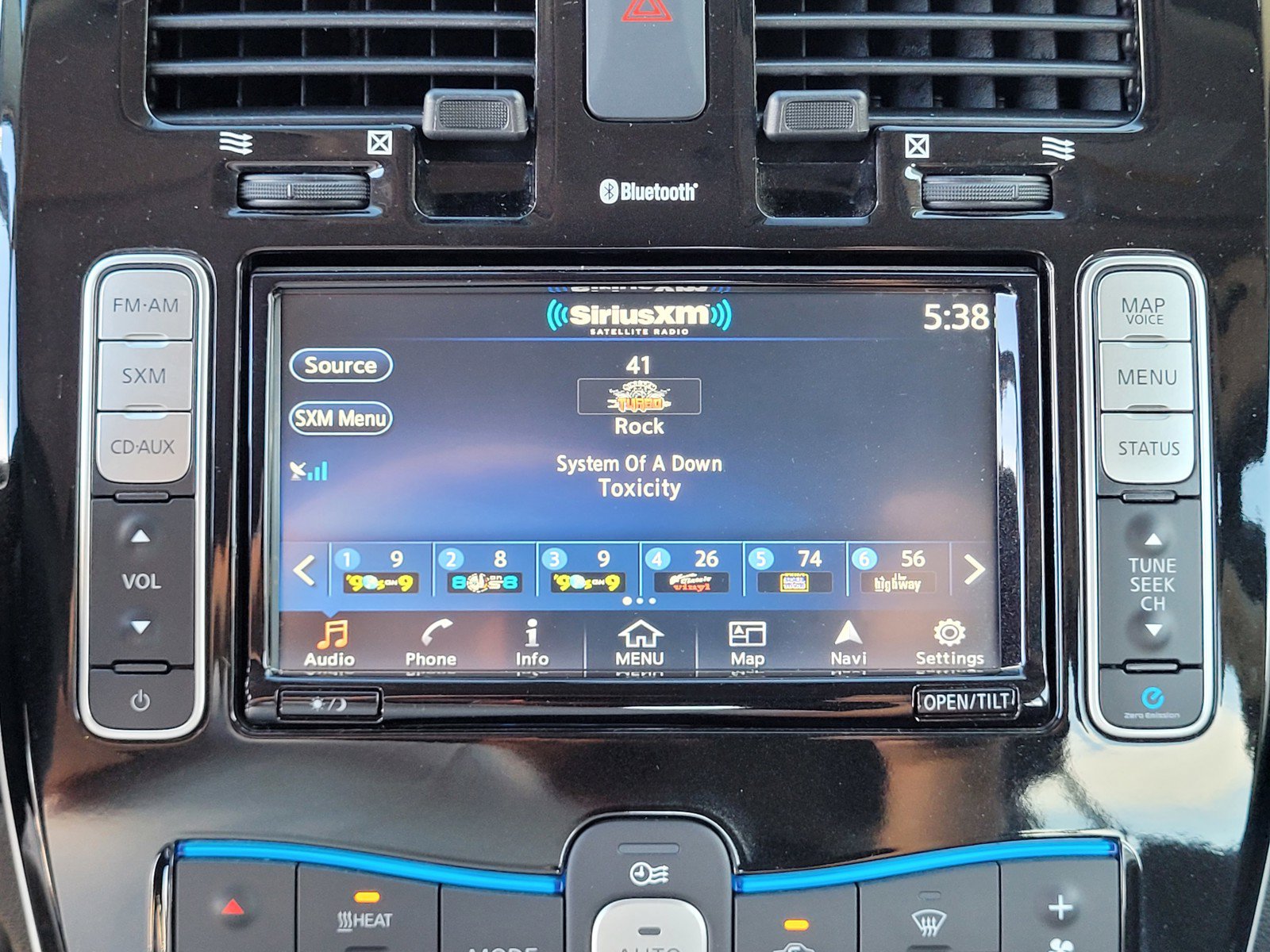 Certified 2017 Nissan Leaf SV FWD image 11