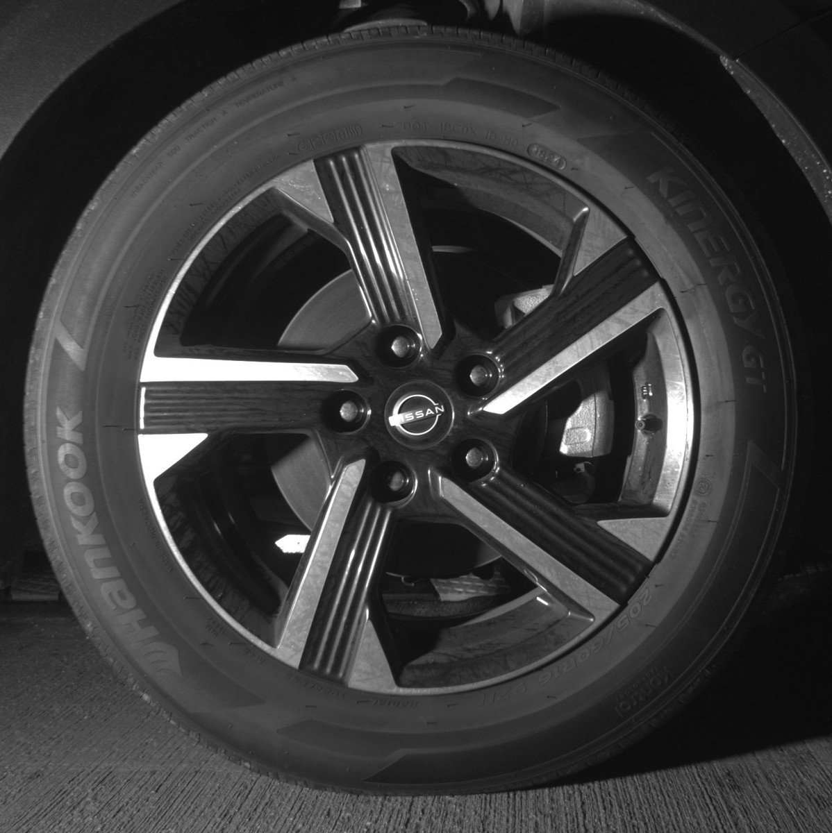 Used 2025 Nissan Sentra SV image 13