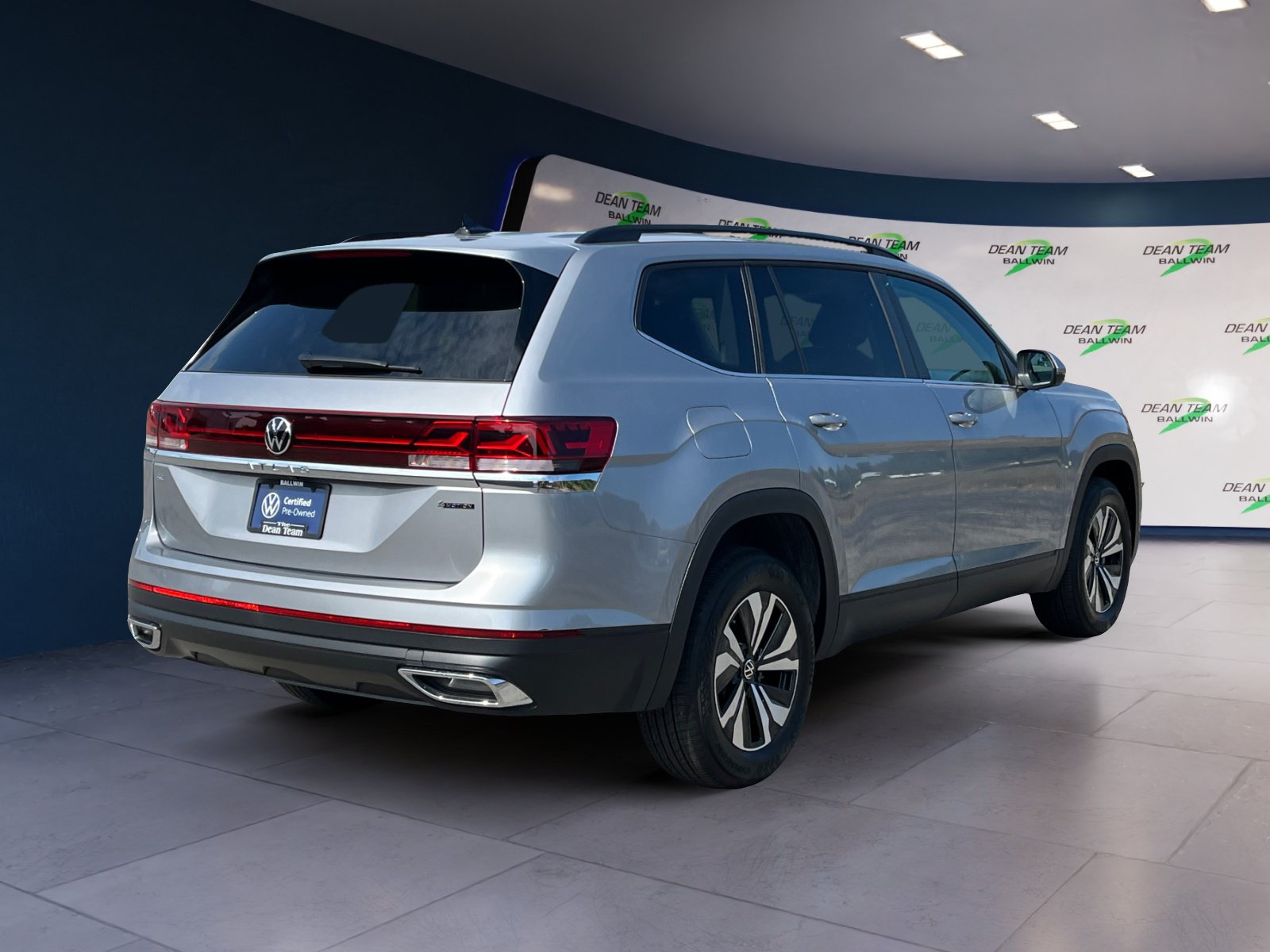 Used 2025 Volkswagen Atlas SE AWD/4WD image 9