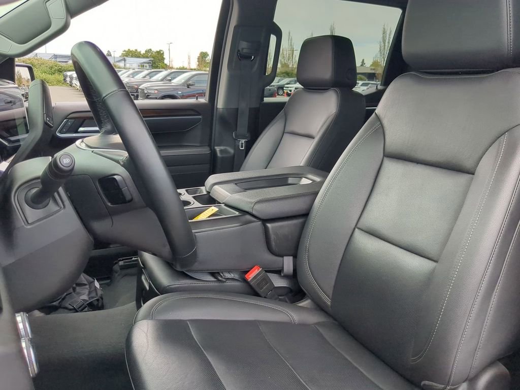 Used 2025 GMC Sierra 1500 SLT RWD image 6
