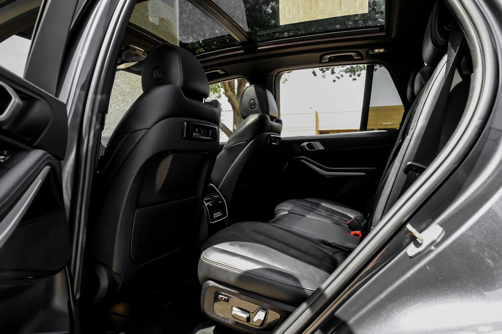 Used 2020 BMW X5 xDrive40i w/ M Sport Package AWD/4WD image 47