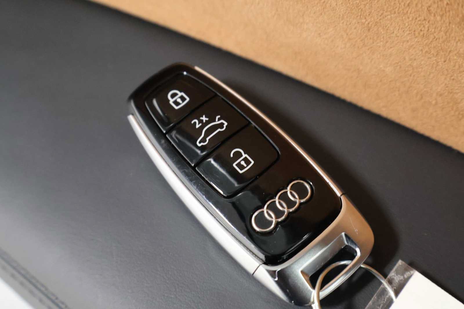 Used 2025 Audi A8 L 3.0T AWD/4WD image 41
