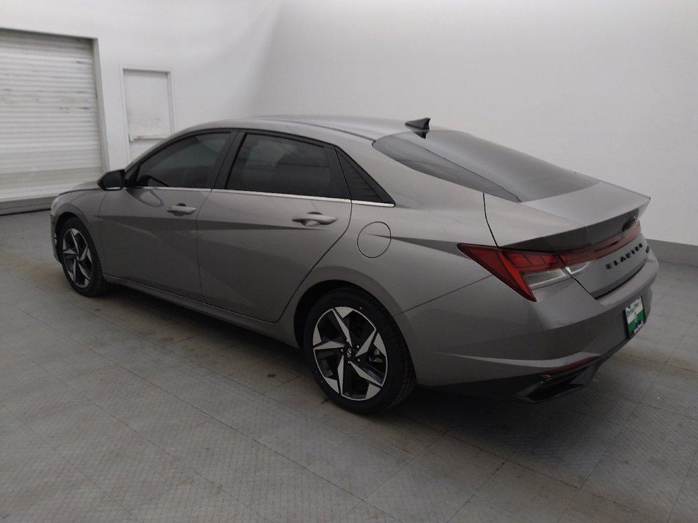 Used 2023 Hyundai Elantra Limited image 3