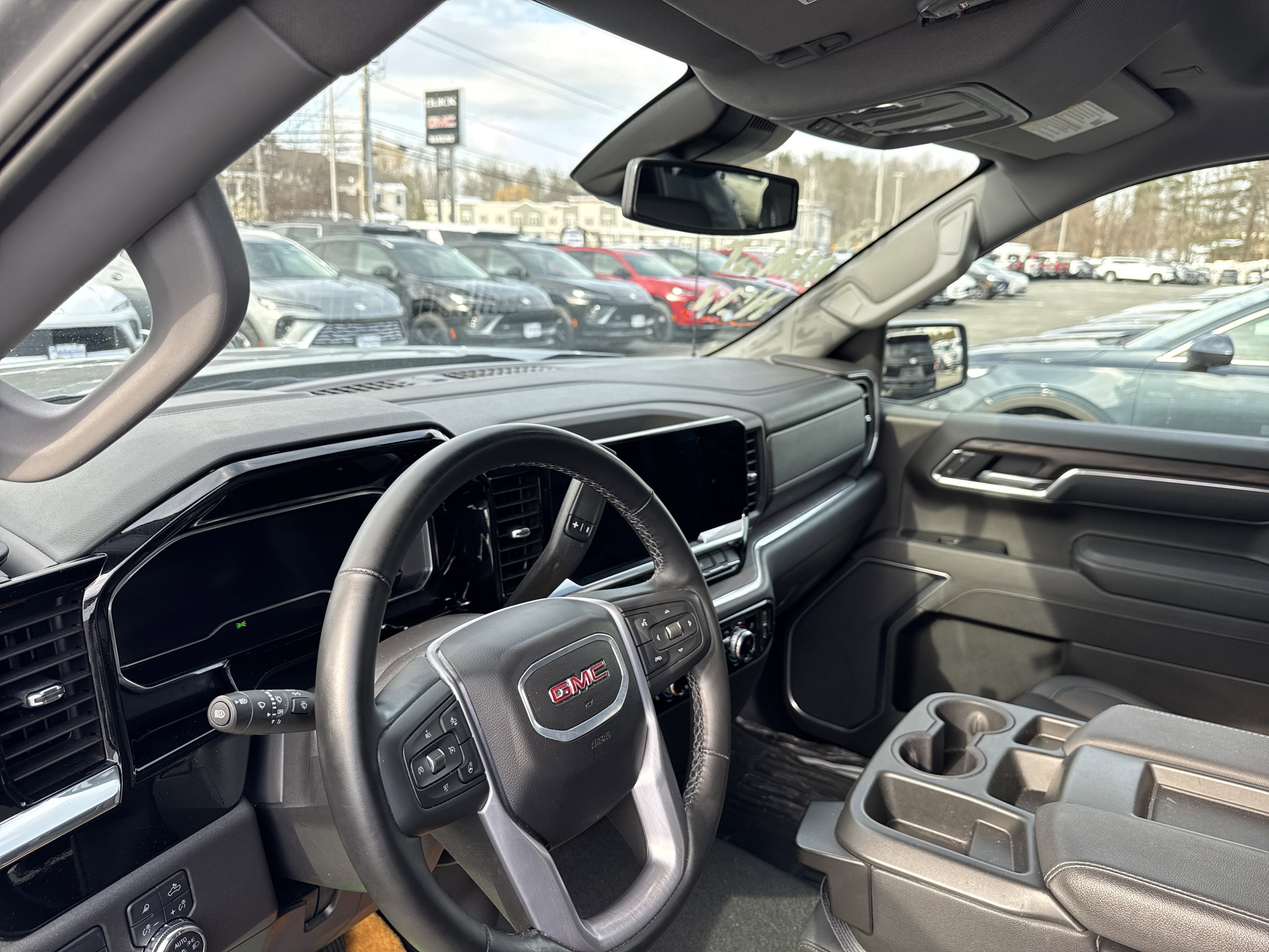 Certified 2025 GMC Sierra 1500 SLT image 10