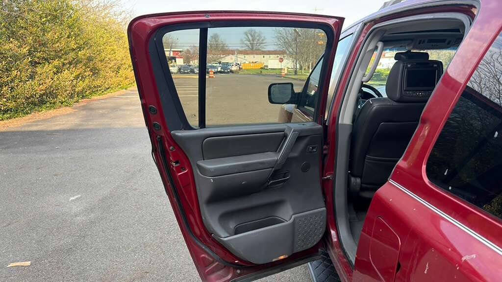 Used 2007 Nissan Armada LE w/ Technology Pkg image 26