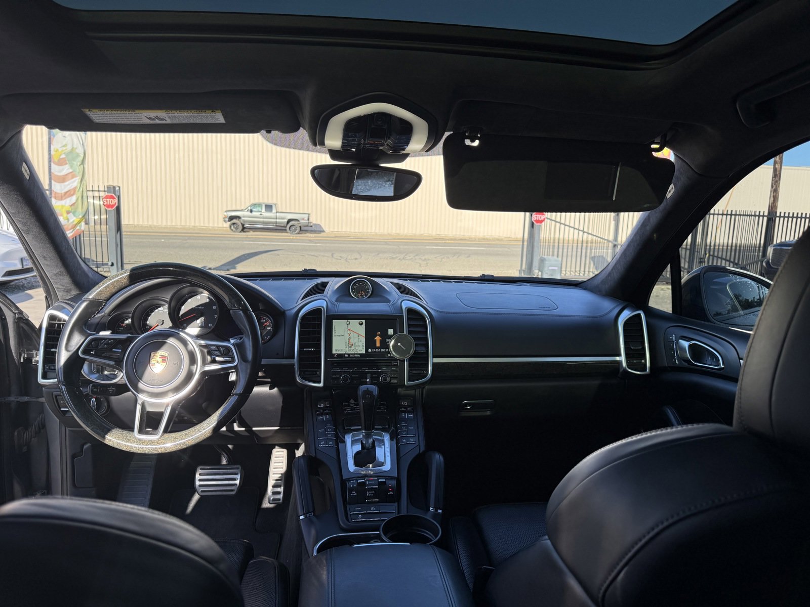 Used 2016 Porsche Cayenne Turbo S image 20