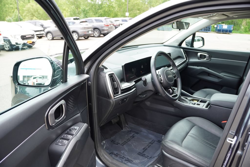 Certified 2024 Kia Sorento S w/ Panoramic Sunroof Package AWD/4WD image 14