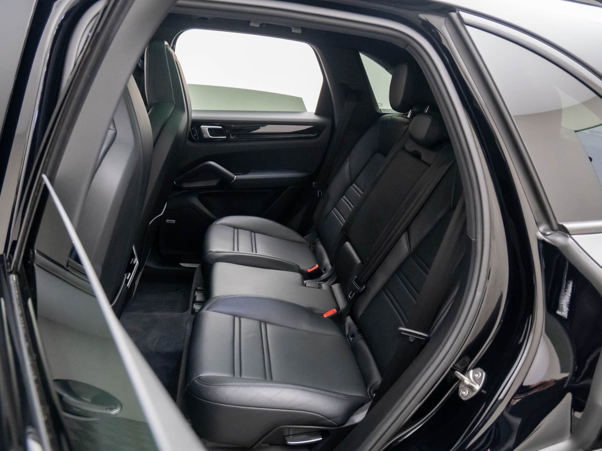 Used 2021 Porsche Cayenne E-Hybrid image 17