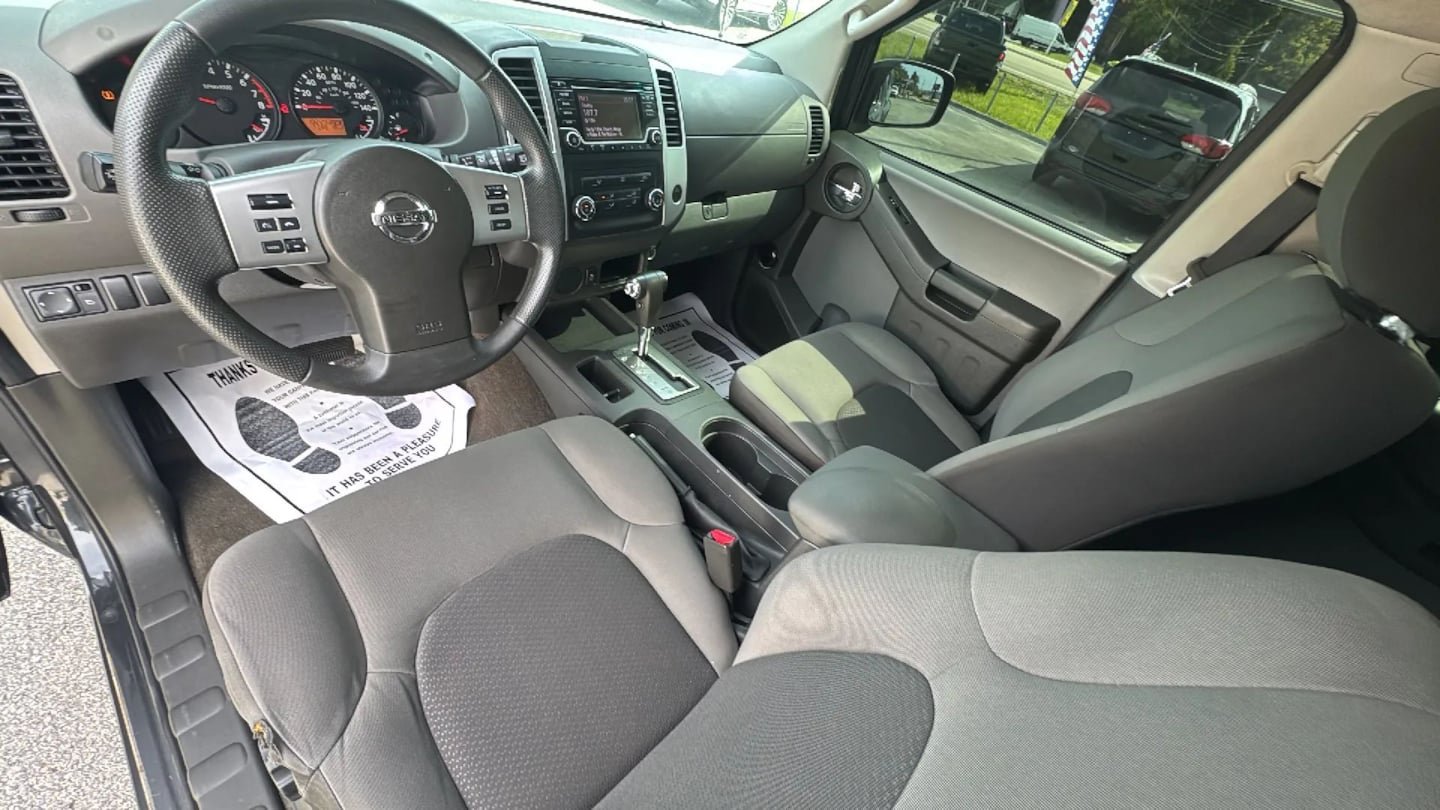 Used 2015 Nissan Xterra S RWD image 11