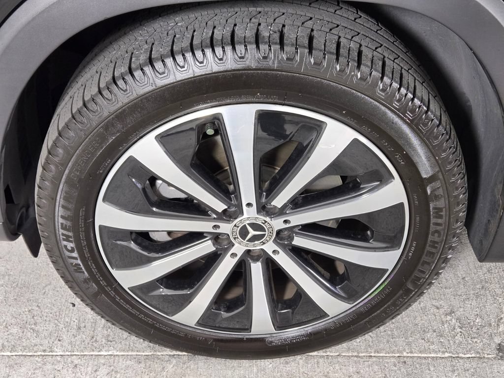 Used 2022 Mercedes-Benz GLB 250 4MATIC image 14