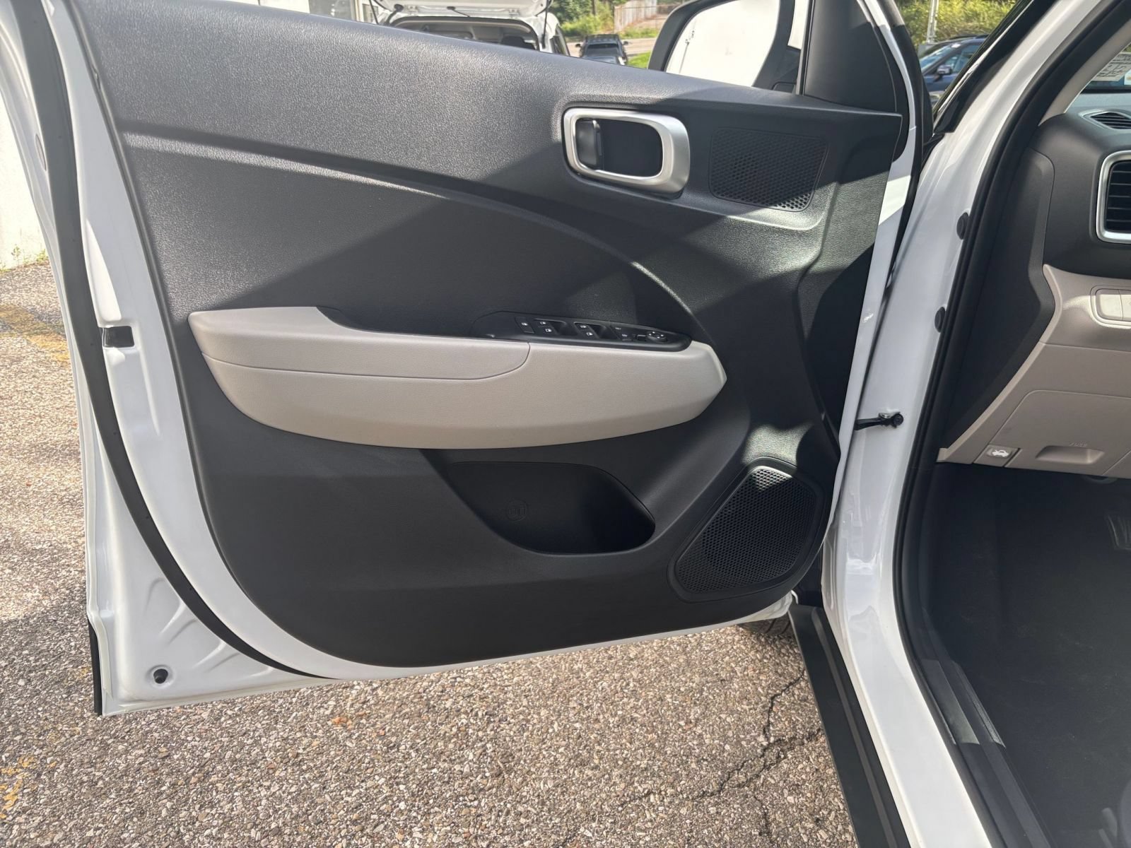 Used 2026 Hyundai Venue SEL FWD image 18