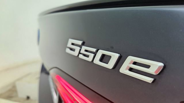 Used 2026 BMW 550e xDrive image 18