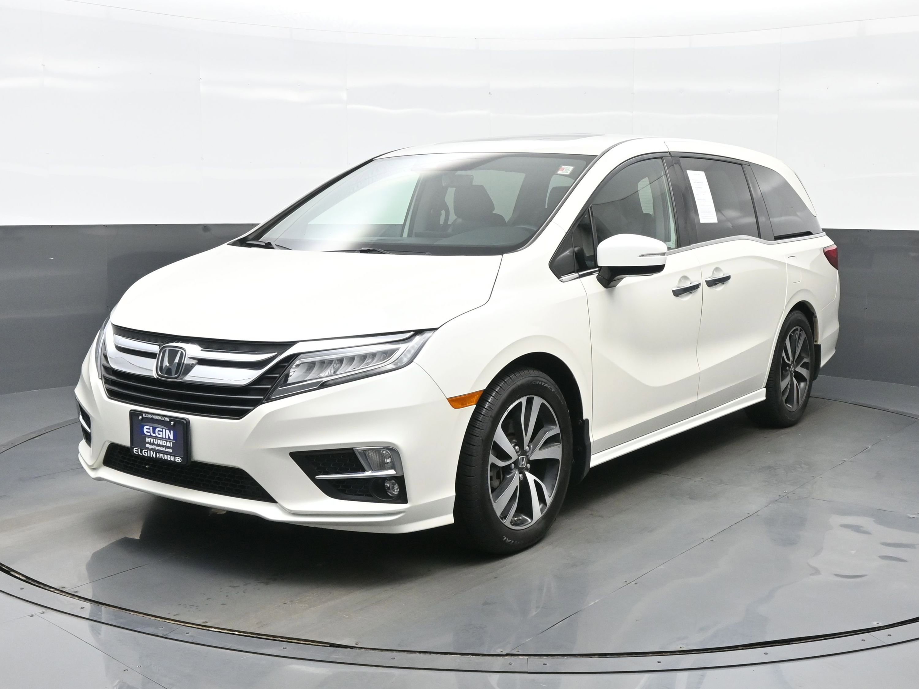 Used 2019 Honda Odyssey Elite image 2